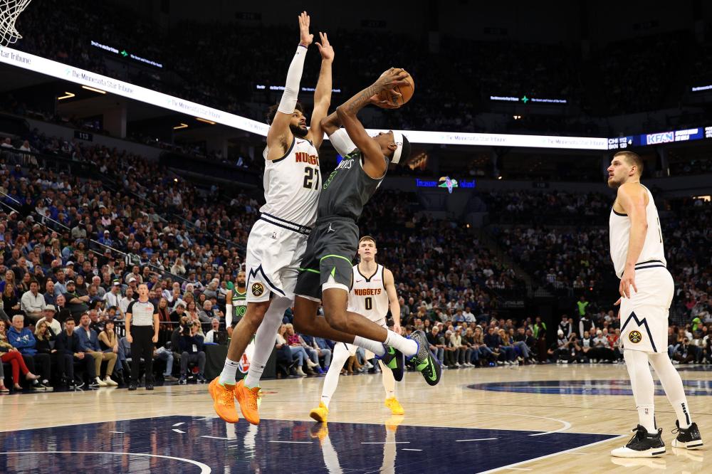 中因背部受 中因背部受