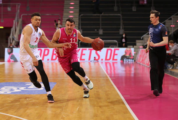 顾他过去几 顾他过去几